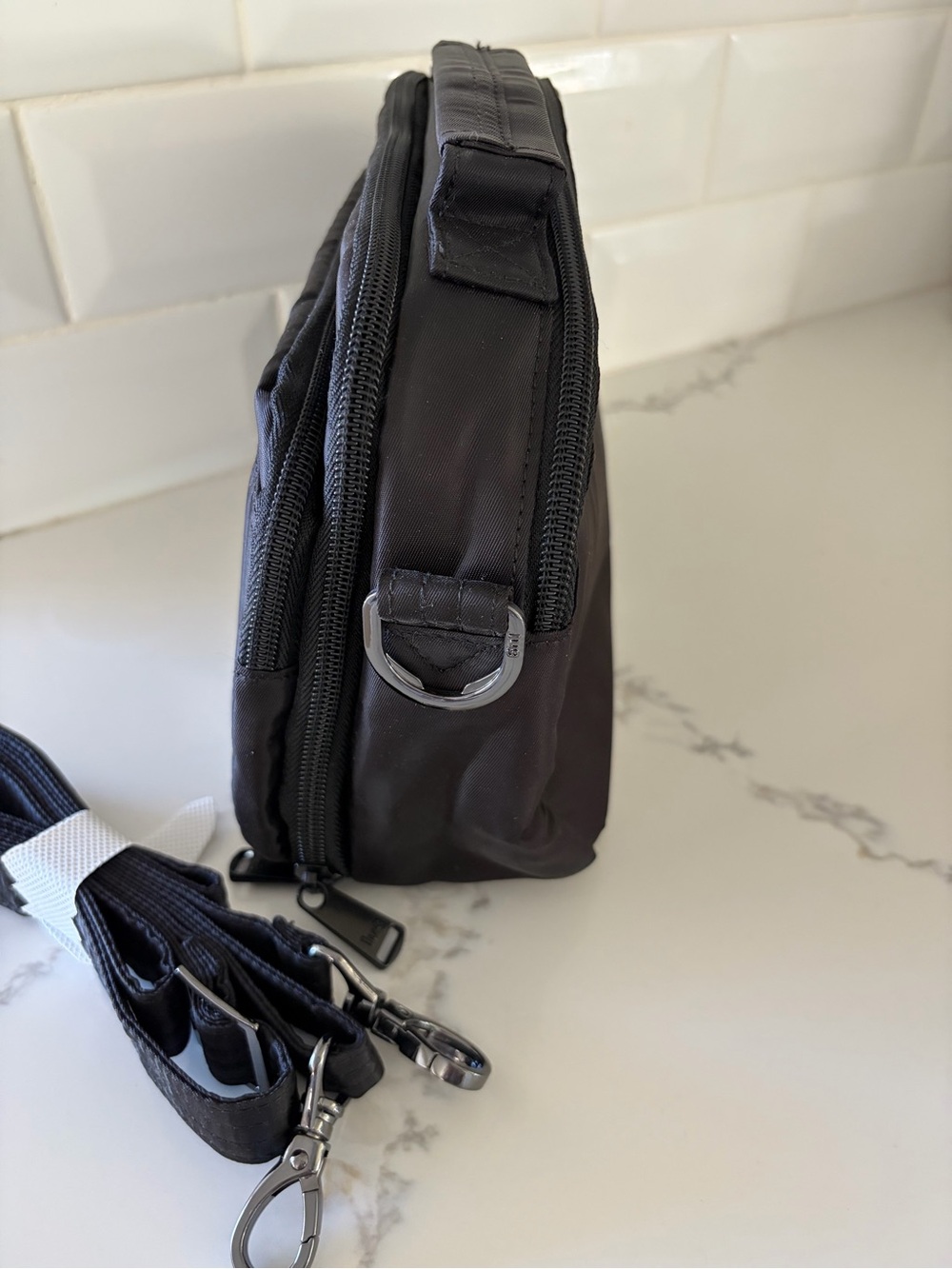 NWOT Lug SCOOP Midnight Black Crossbody Organizer Bag Travel Everyday RFID - Picture 7 of 16